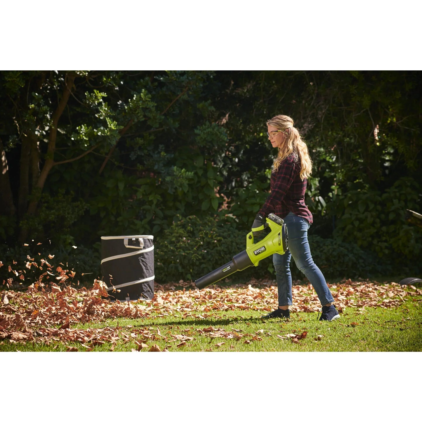 Soplador Ryobi® Turbo Jet Whisper™ sin escobillas ONE+ HP™ de 18 V (3 años de garantía)