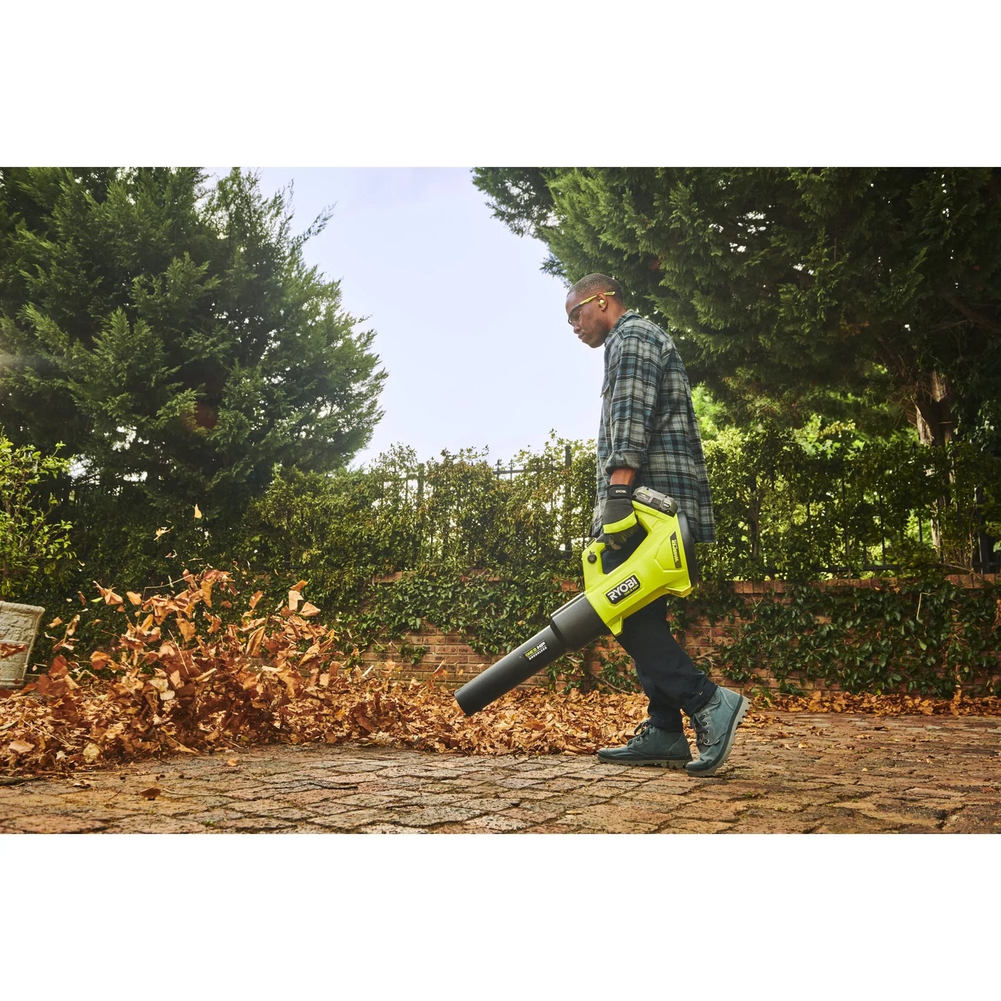 Soplador Ryobi® Turbo Jet Whisper™ sin escobillas ONE+ HP™ de 18 V (3 años de garantía)